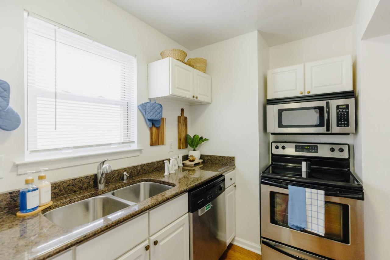 Centrally Located 2Br Overton Square Unit 2 Fast Wifi Free Parking Yes Pets Мемфис Экстерьер фото