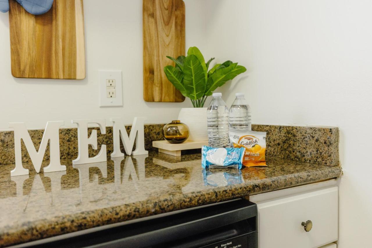 Centrally Located 2Br Overton Square Unit 2 Fast Wifi Free Parking Yes Pets Мемфис Экстерьер фото